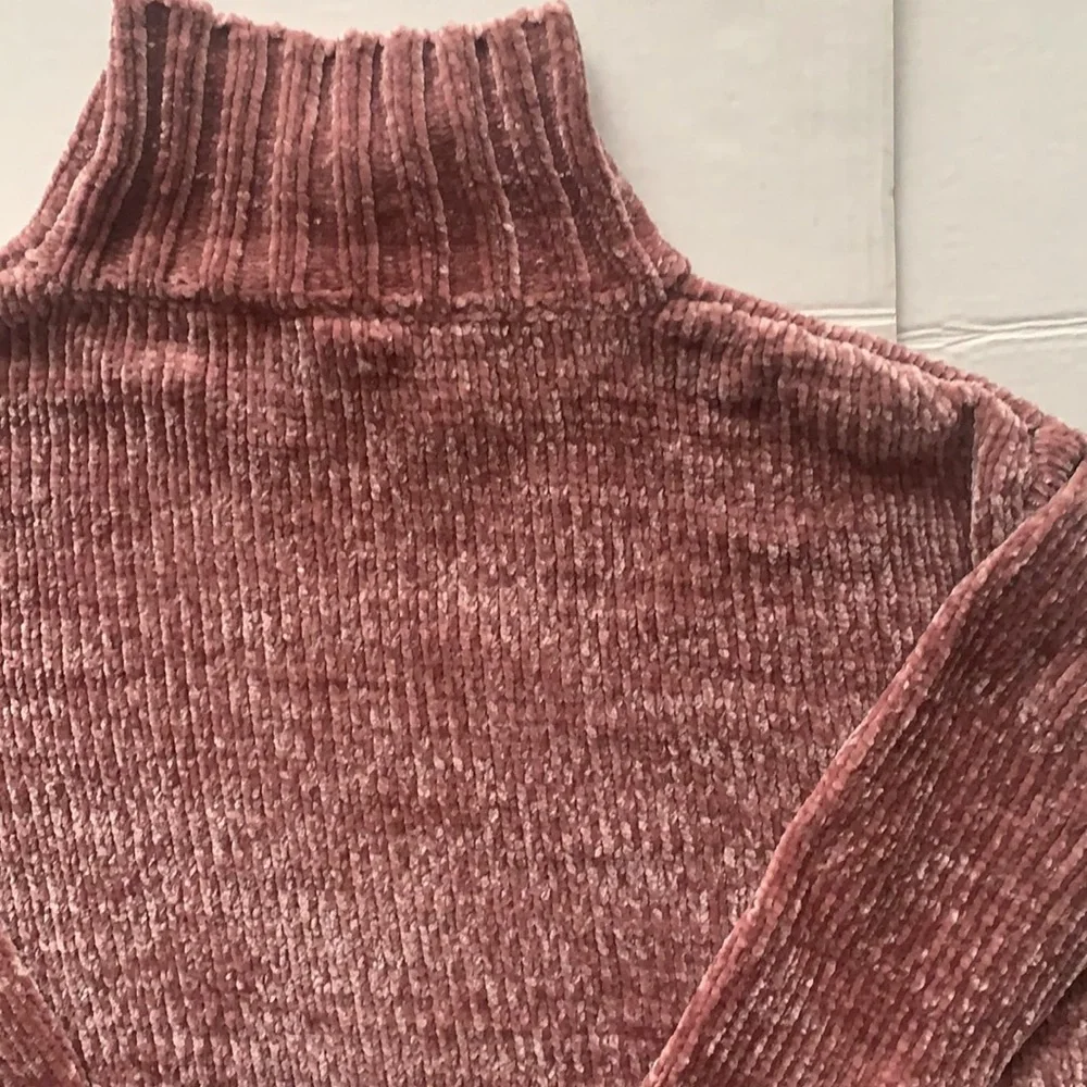 Chelsea & Theodore mauve chenille sweater turtleneck high low silhouette size S - Picture 9 of 13